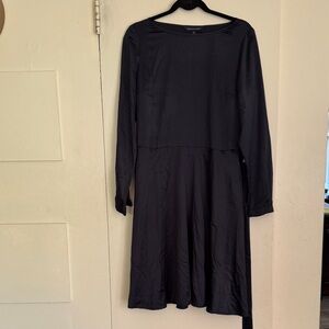 Elegant Navy Long-Sleeve Dress